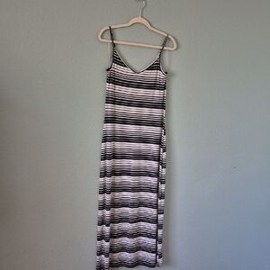 Chic Striped Black and White Maxi Dress